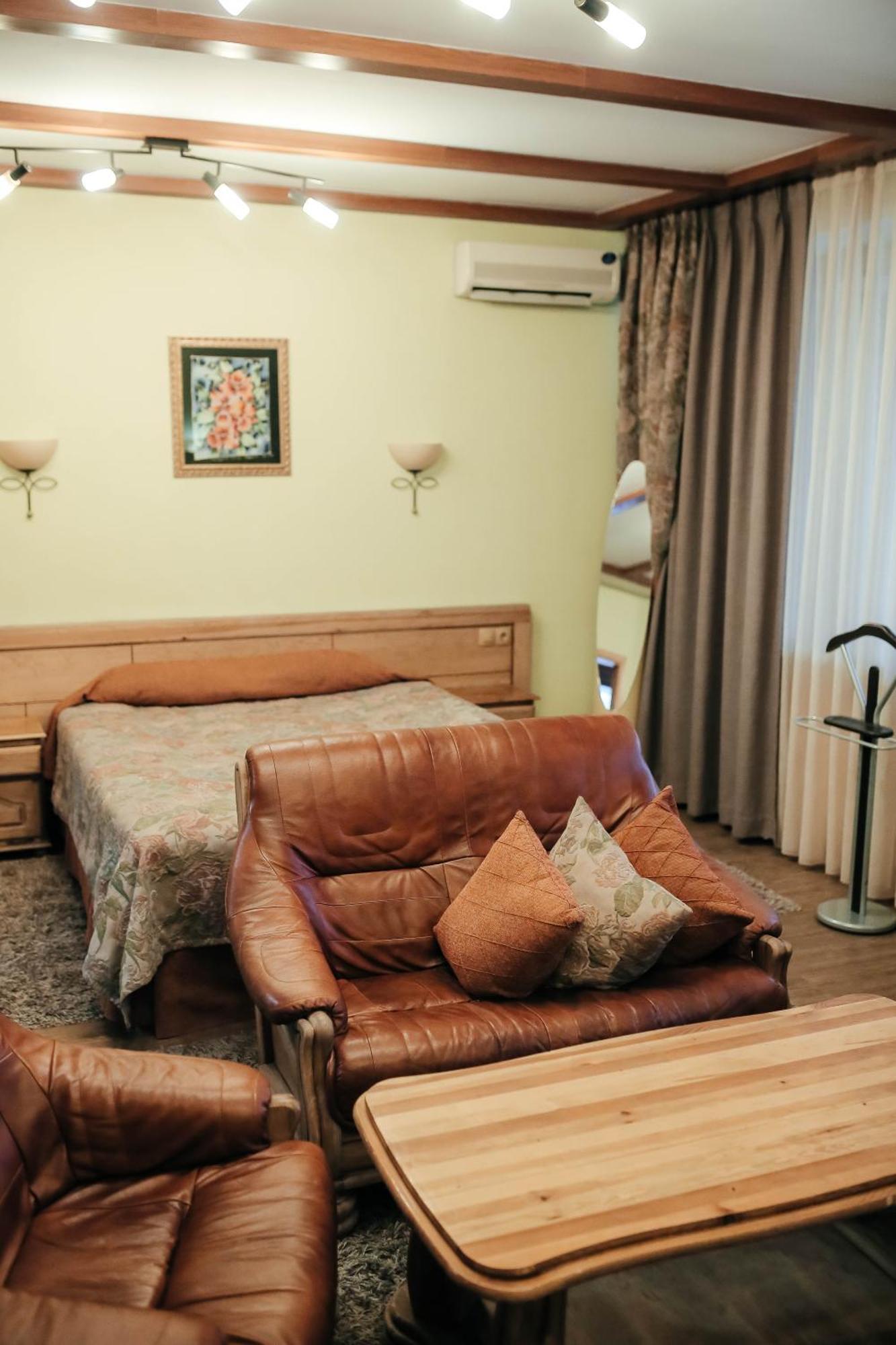 Hotel Тау-House Kok-Shoky Esterno foto